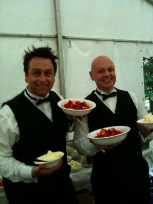 Franklyn & Wallace - The UK Singing Waiters